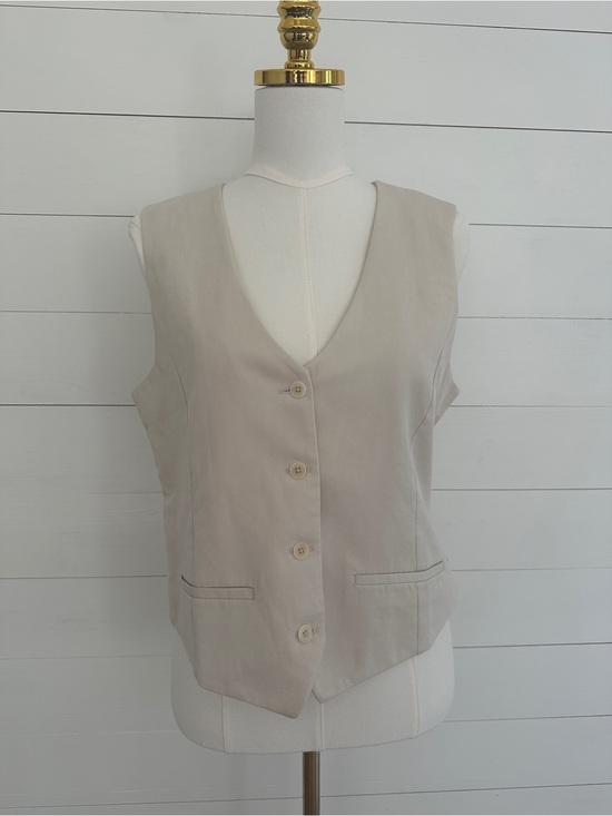 Vuori Jackets & Blazers - Vuori Women's Button-Front V-Neck Vest